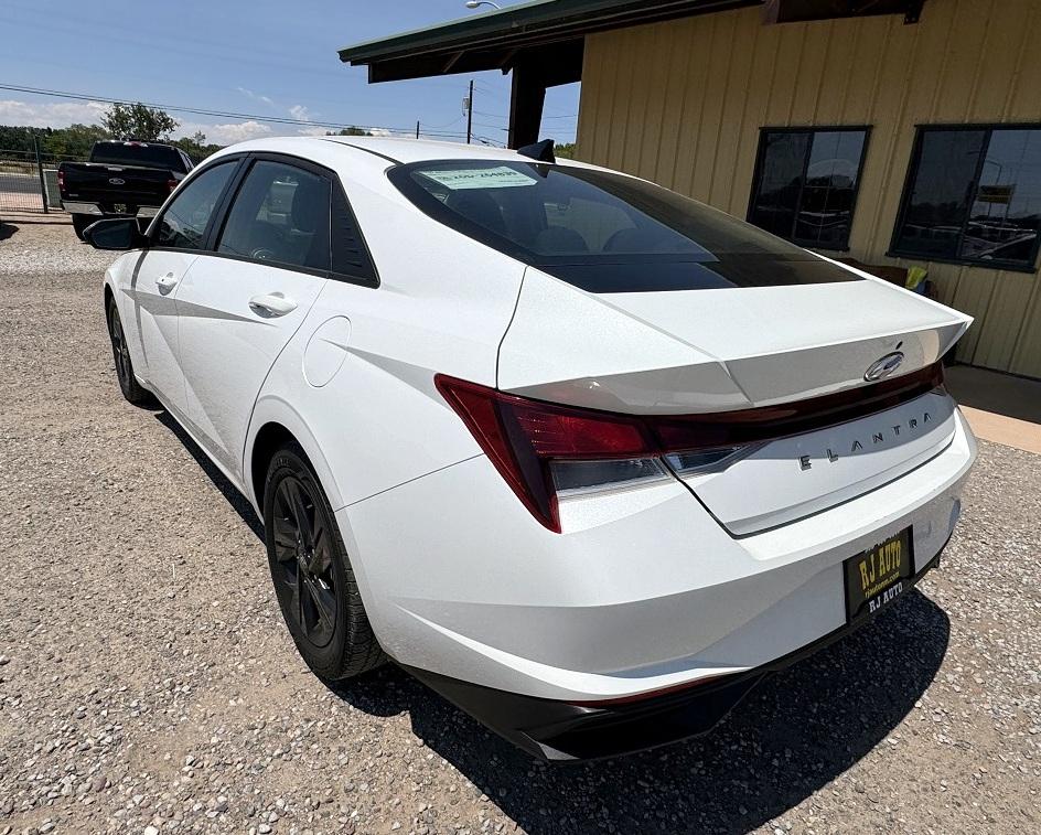 Hyundai Elantra SEL 2021