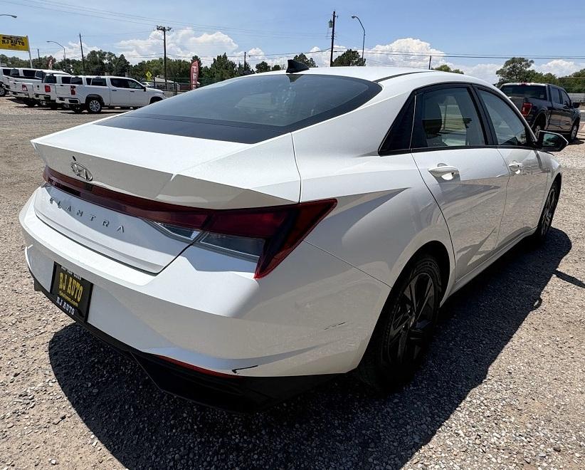 Hyundai Elantra SEL 2021