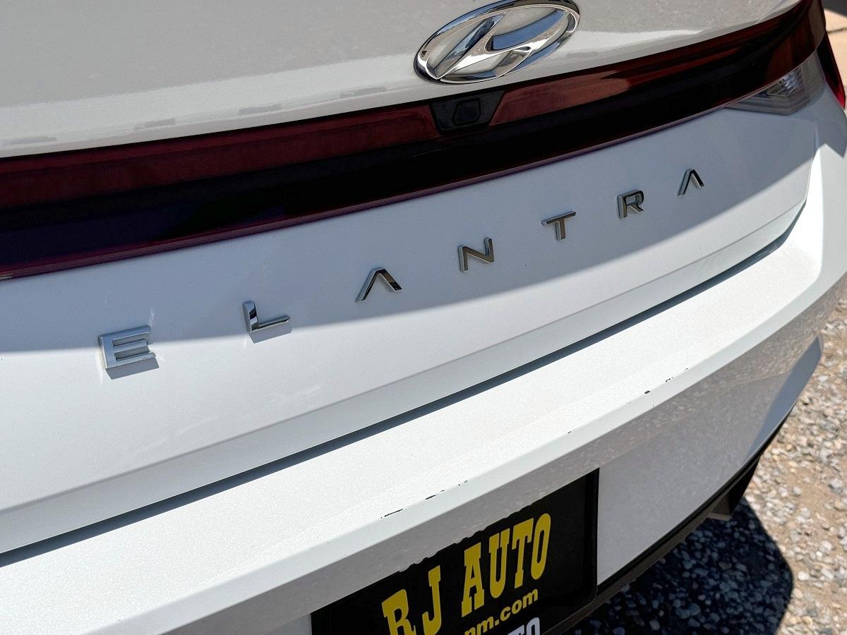 Hyundai Elantra SEL 2021