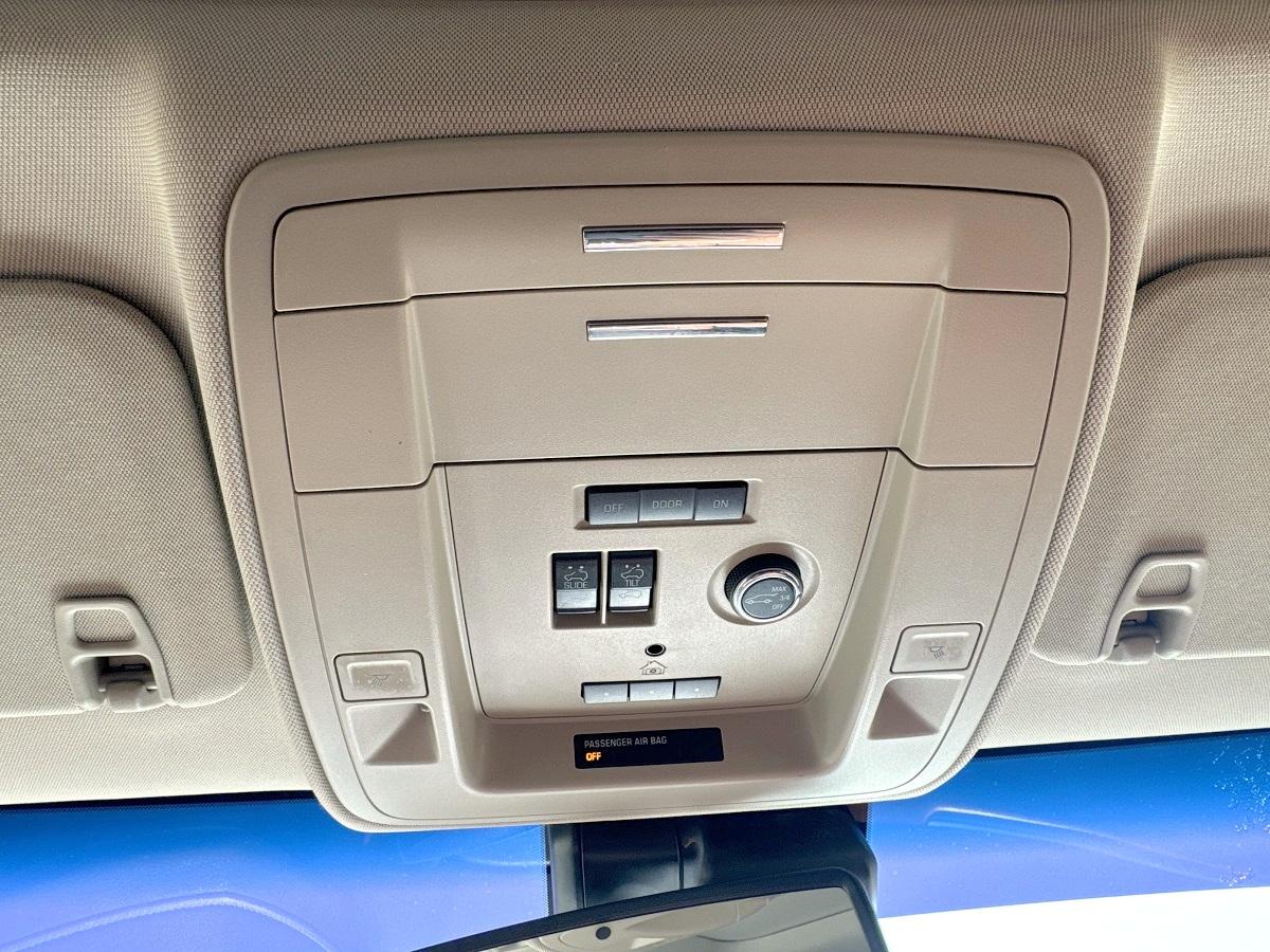 Chevrolet Tahoe 4WD 4dr Premier 2018