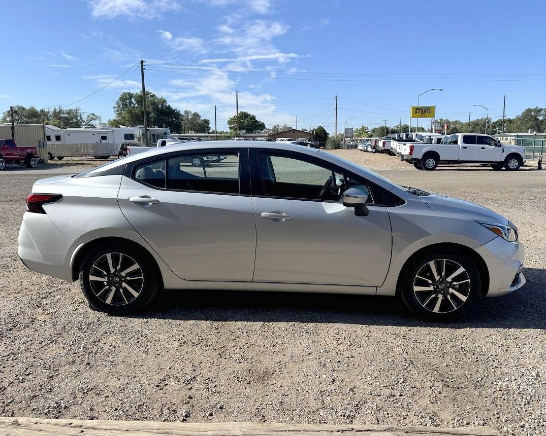 Nissan Versa SV CVT 2021