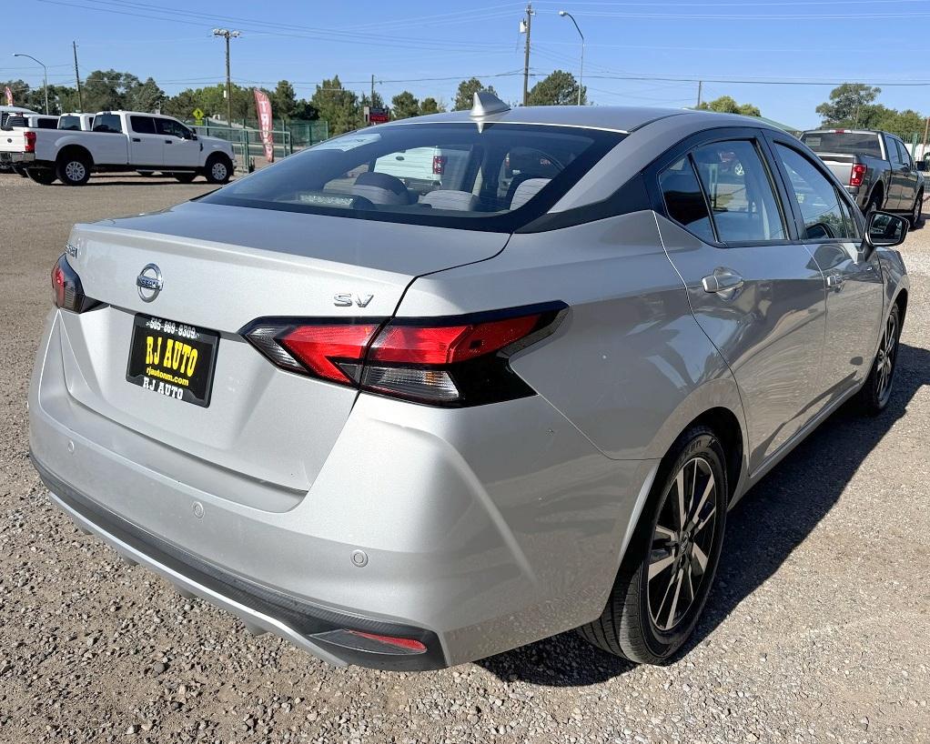 Nissan Versa SV CVT 2021
