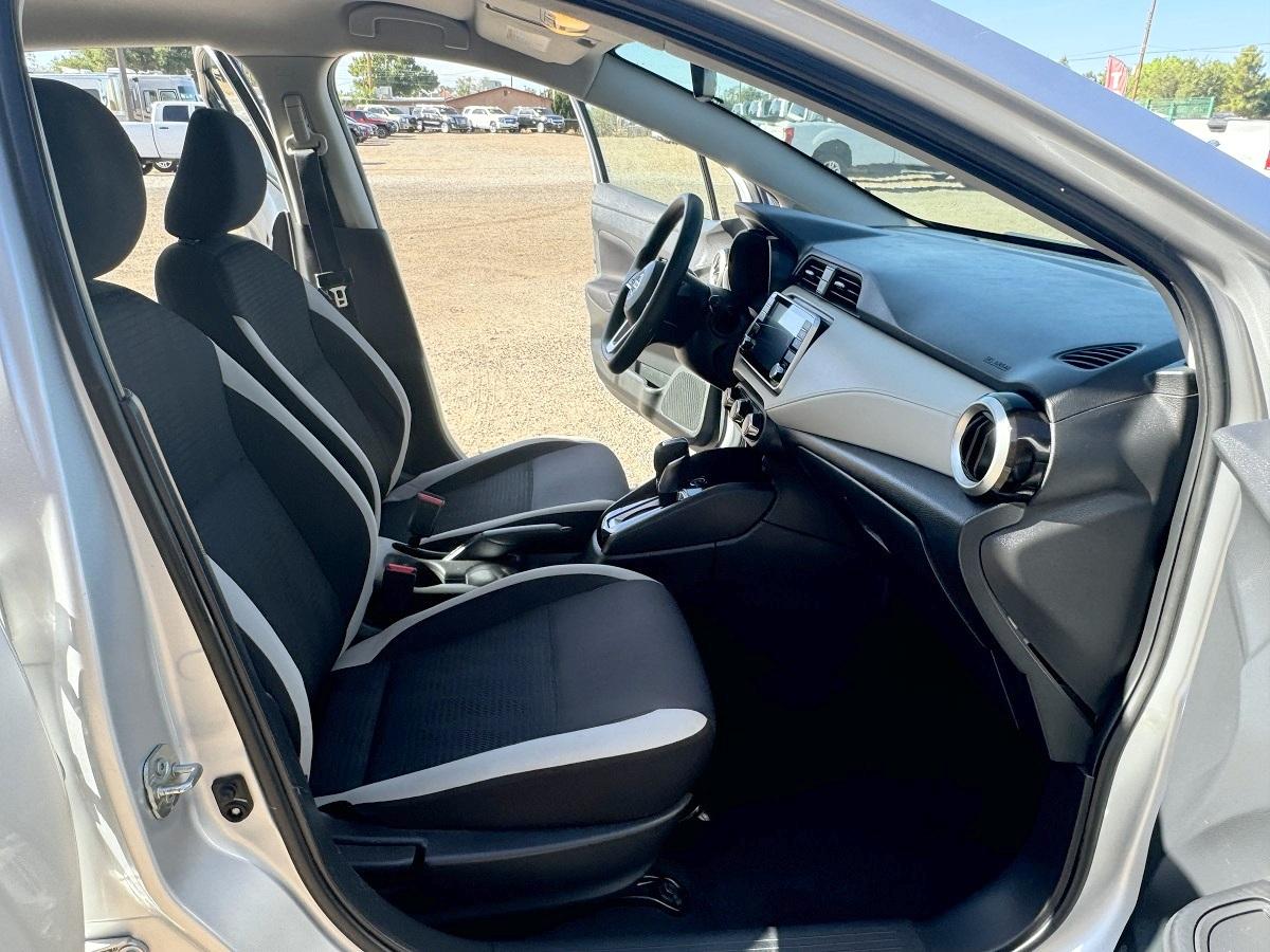 Nissan Versa SV CVT 2021