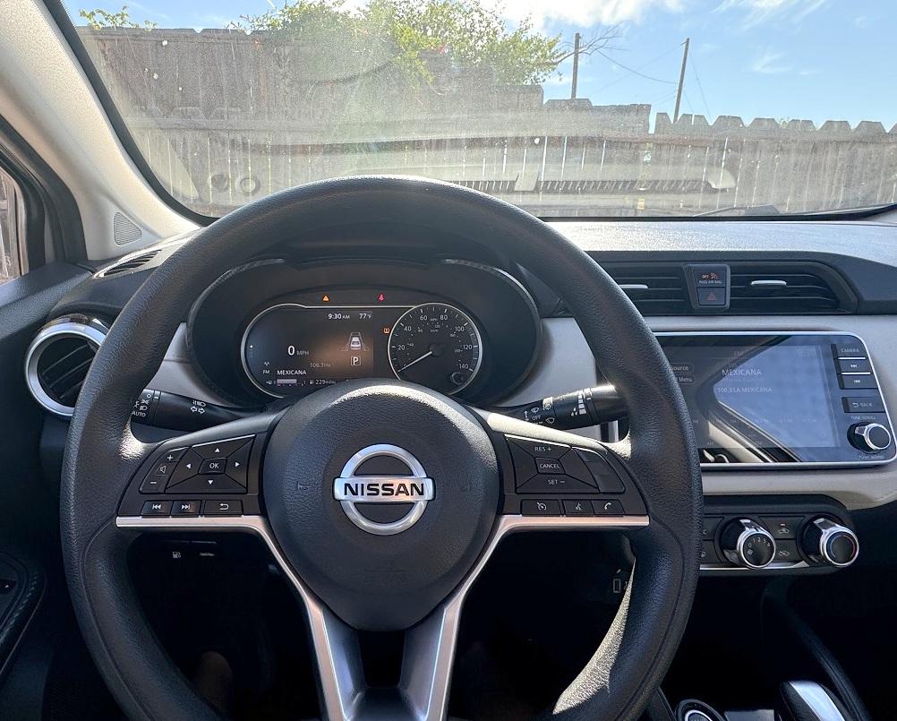 Nissan Versa SV CVT 2021