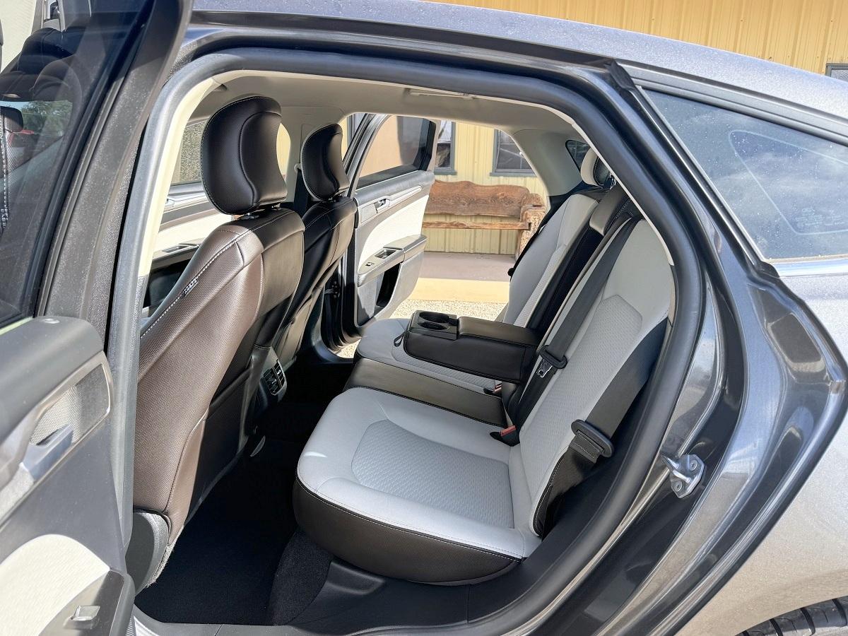 Ford Fusion SE FWD 2019