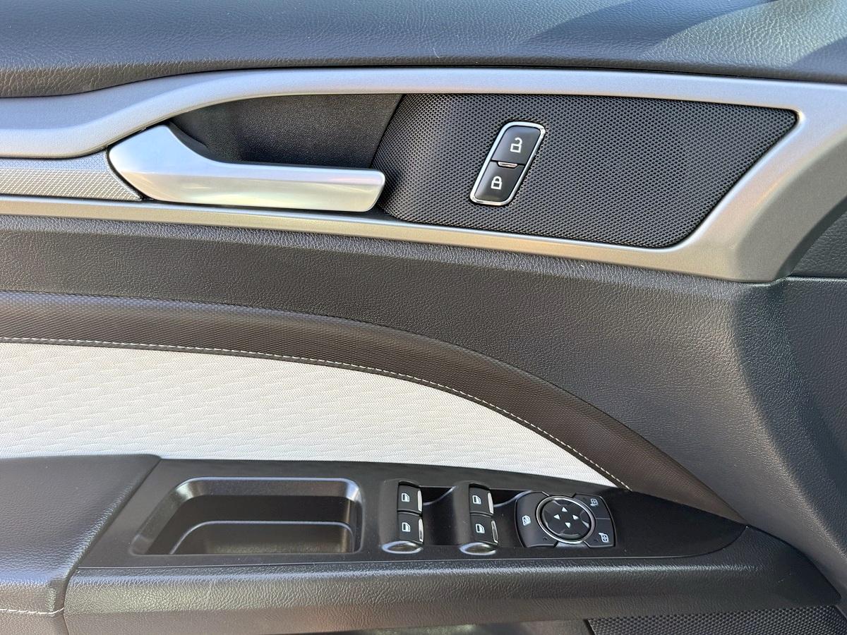 Ford Fusion SE FWD 2019