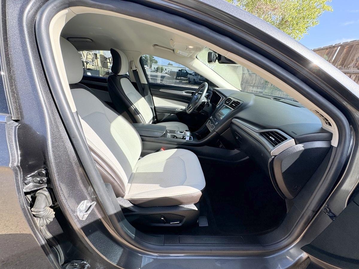 Ford Fusion SE FWD 2019