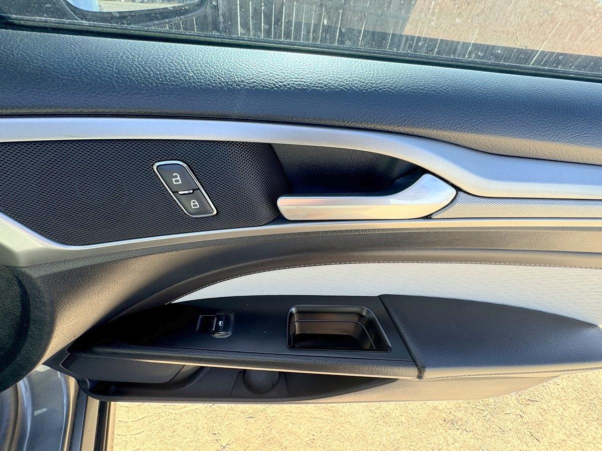 Ford Fusion SE FWD 2019