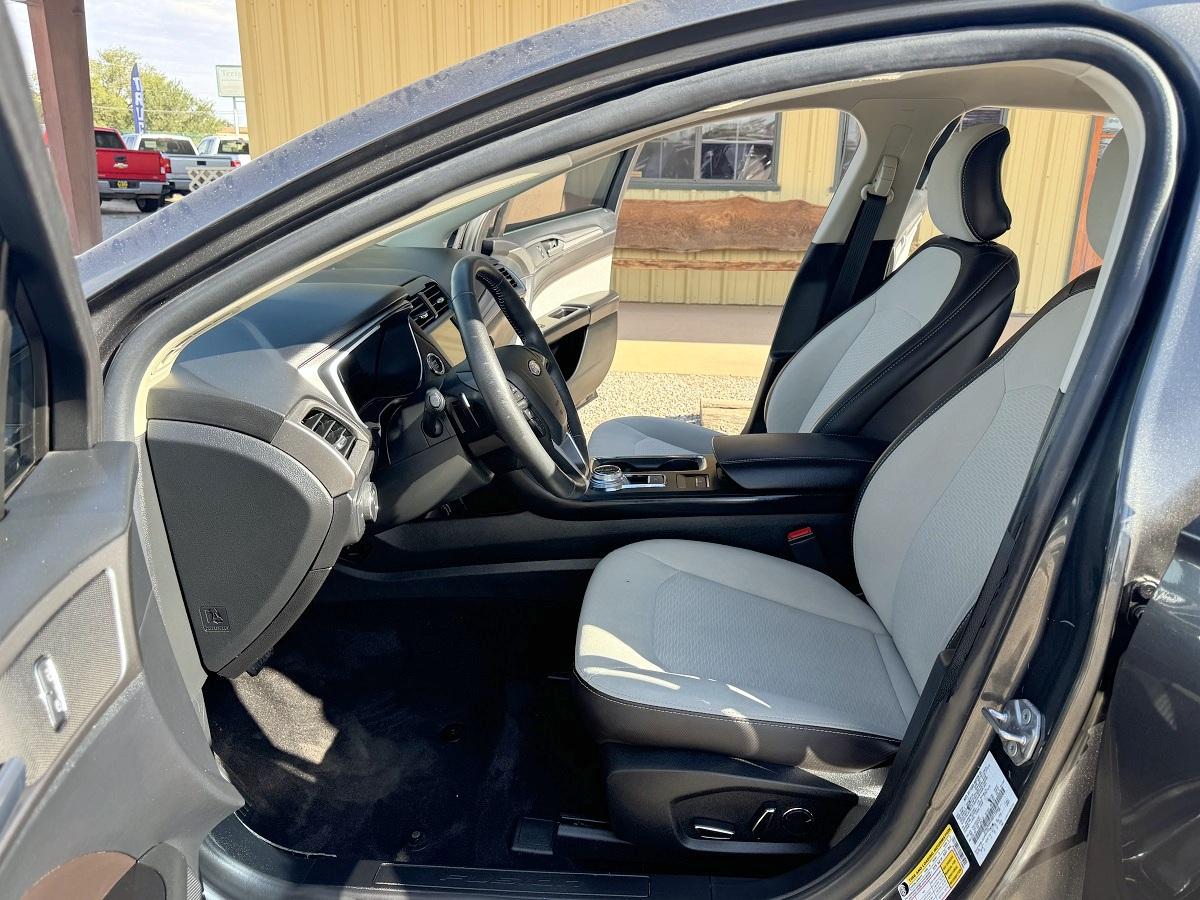 Ford Fusion SE FWD 2019