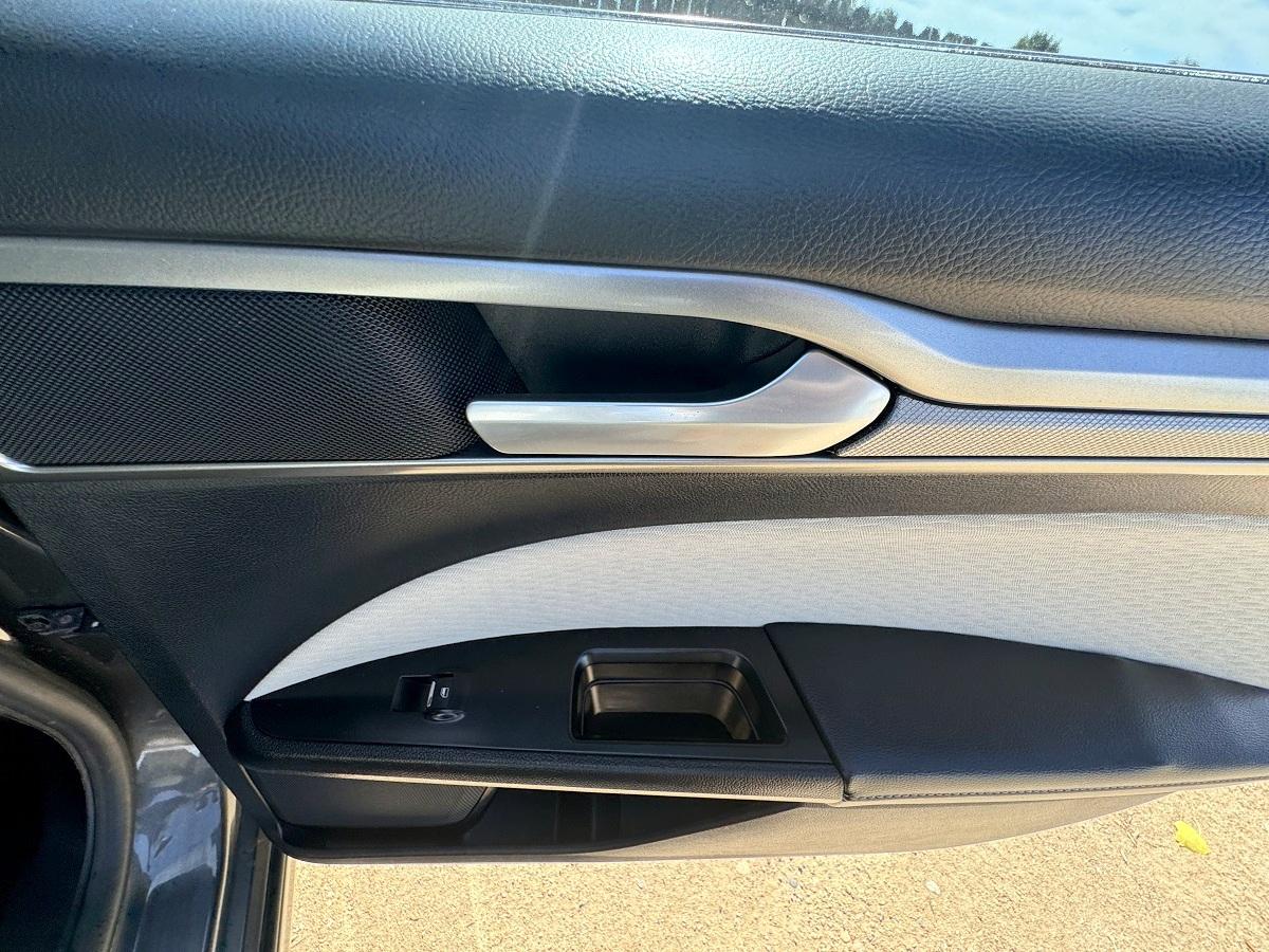 Ford Fusion SE FWD 2019