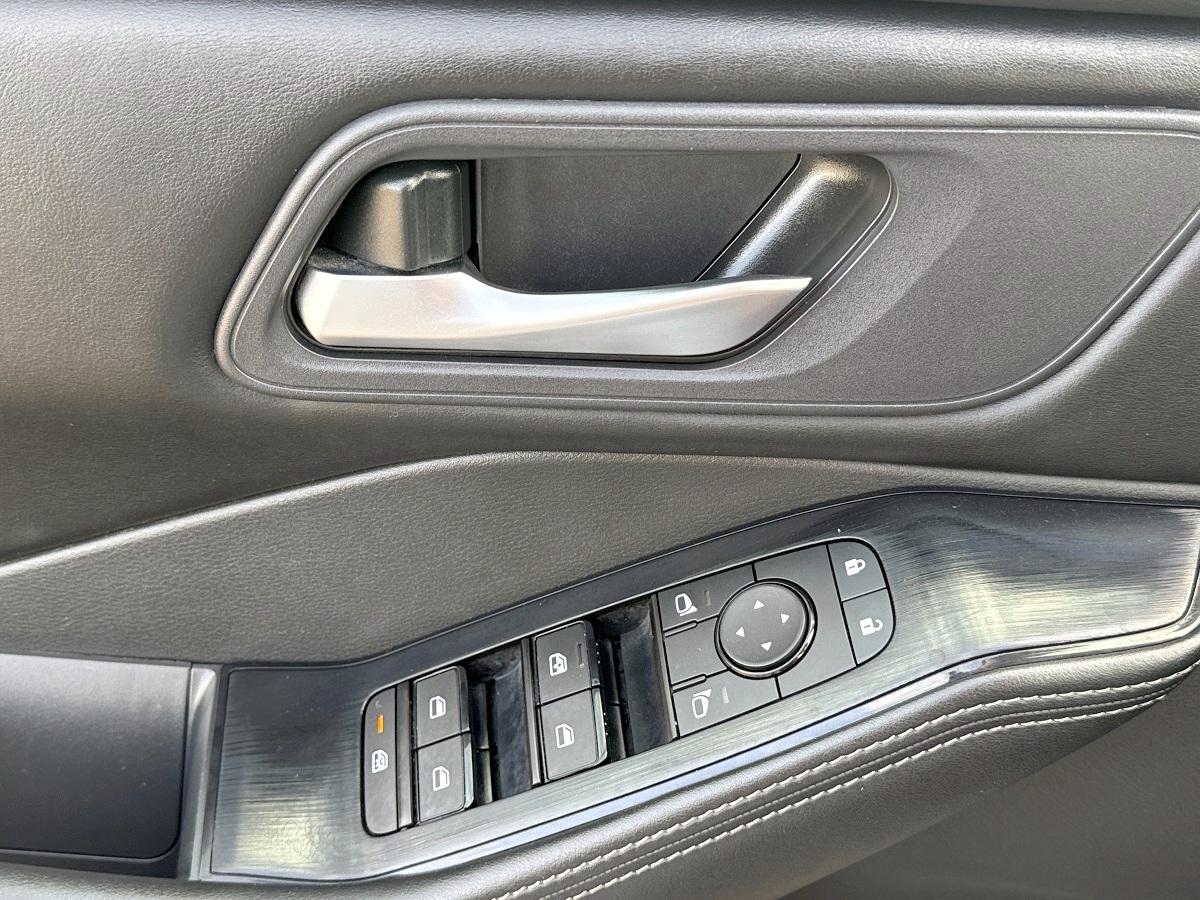 Nissan Rogue FWD SV 2025