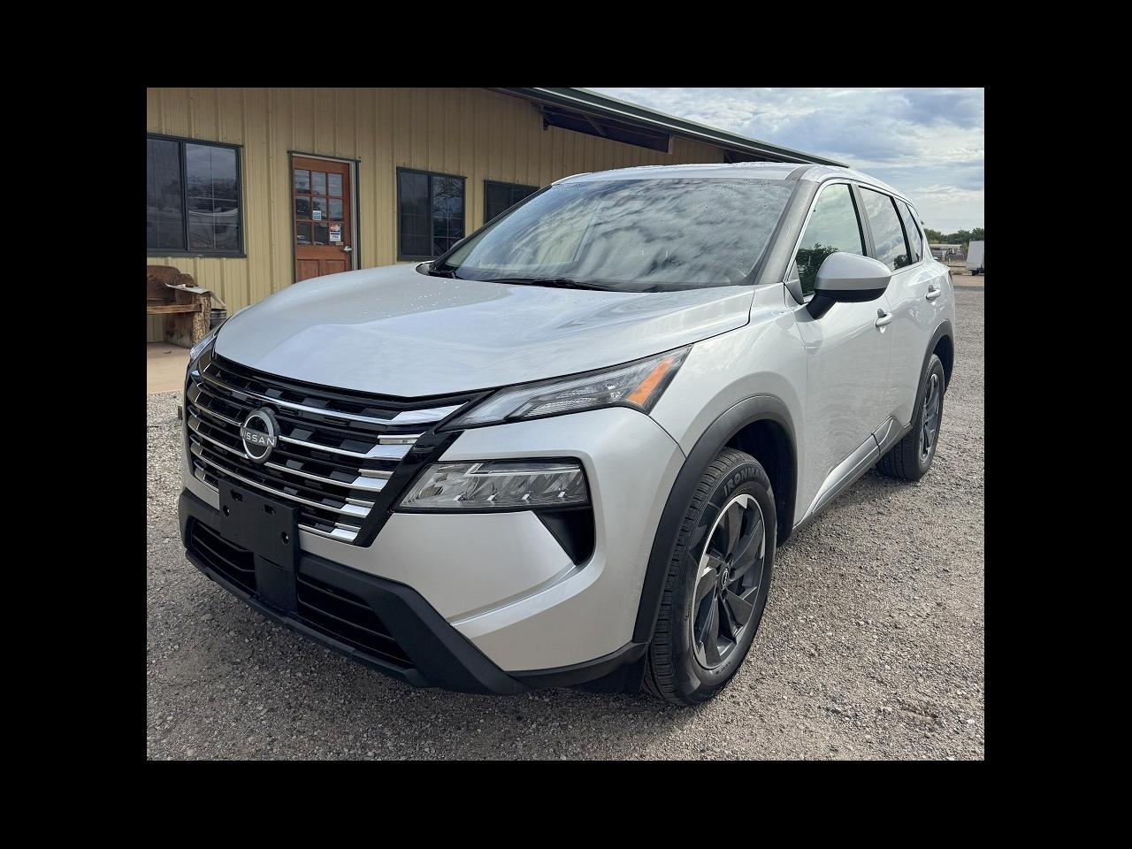 2025 Nissan Rogue FWD SV