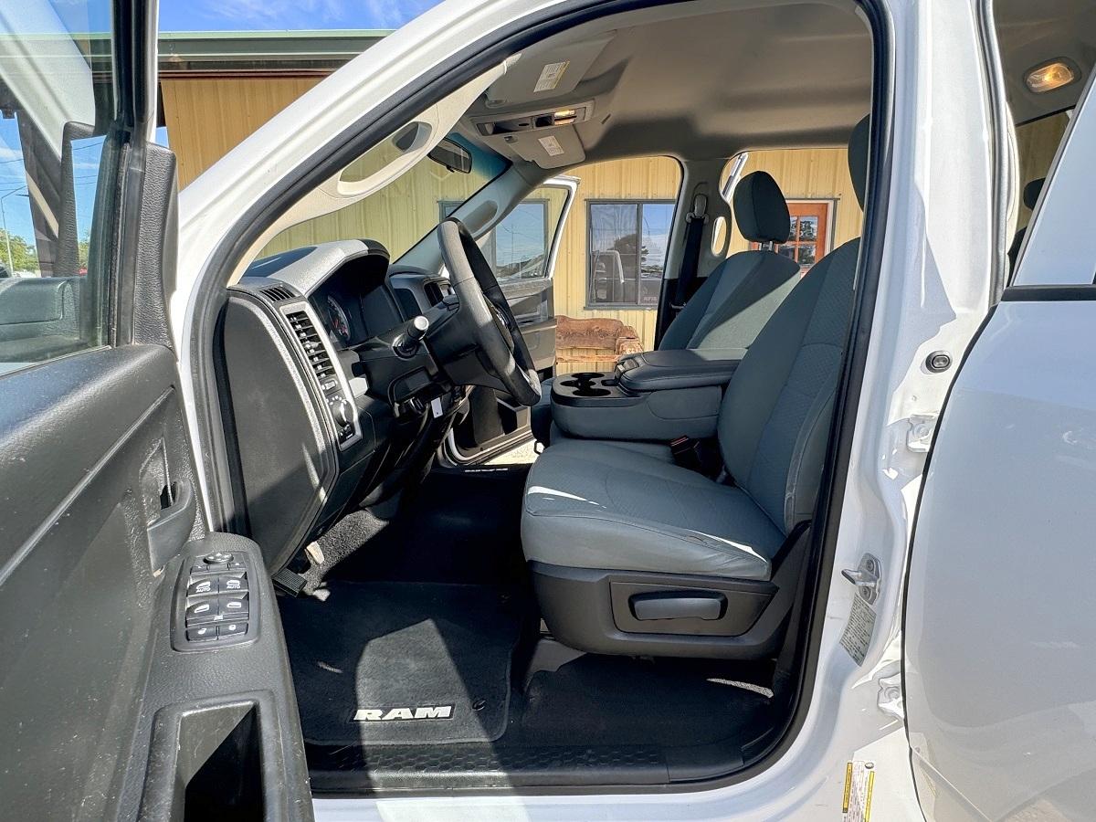 RAM 1500 Classic Crew Cab 4WD 2019
