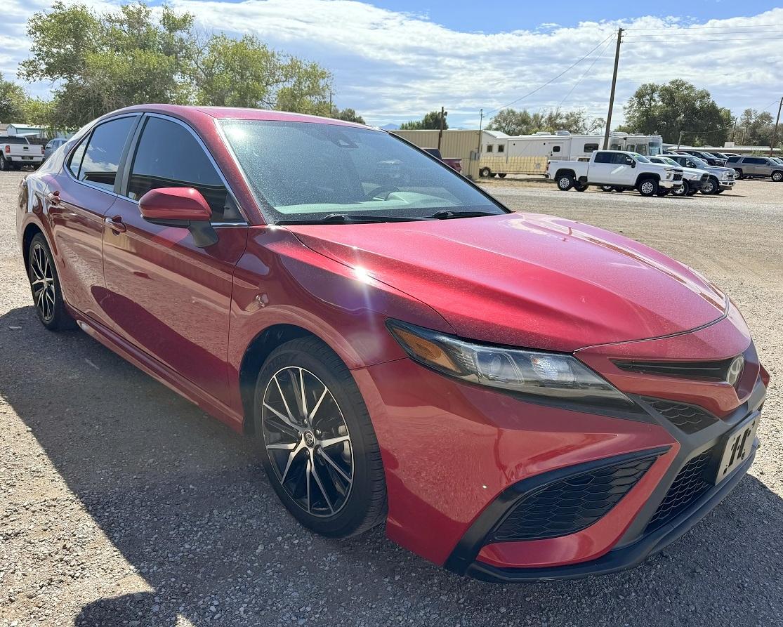 Toyota Camry SE Auto (Natl) 2021