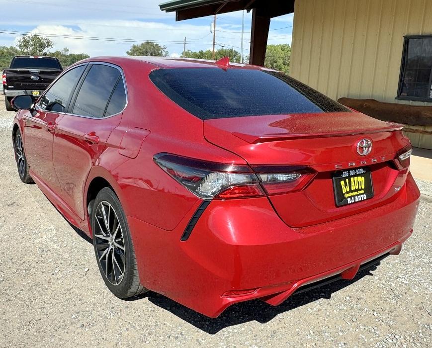 Toyota Camry SE Auto (Natl) 2021
