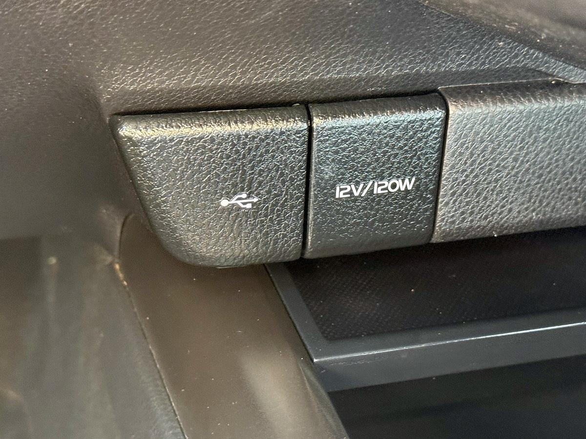 Toyota Camry SE Auto (Natl) 2021