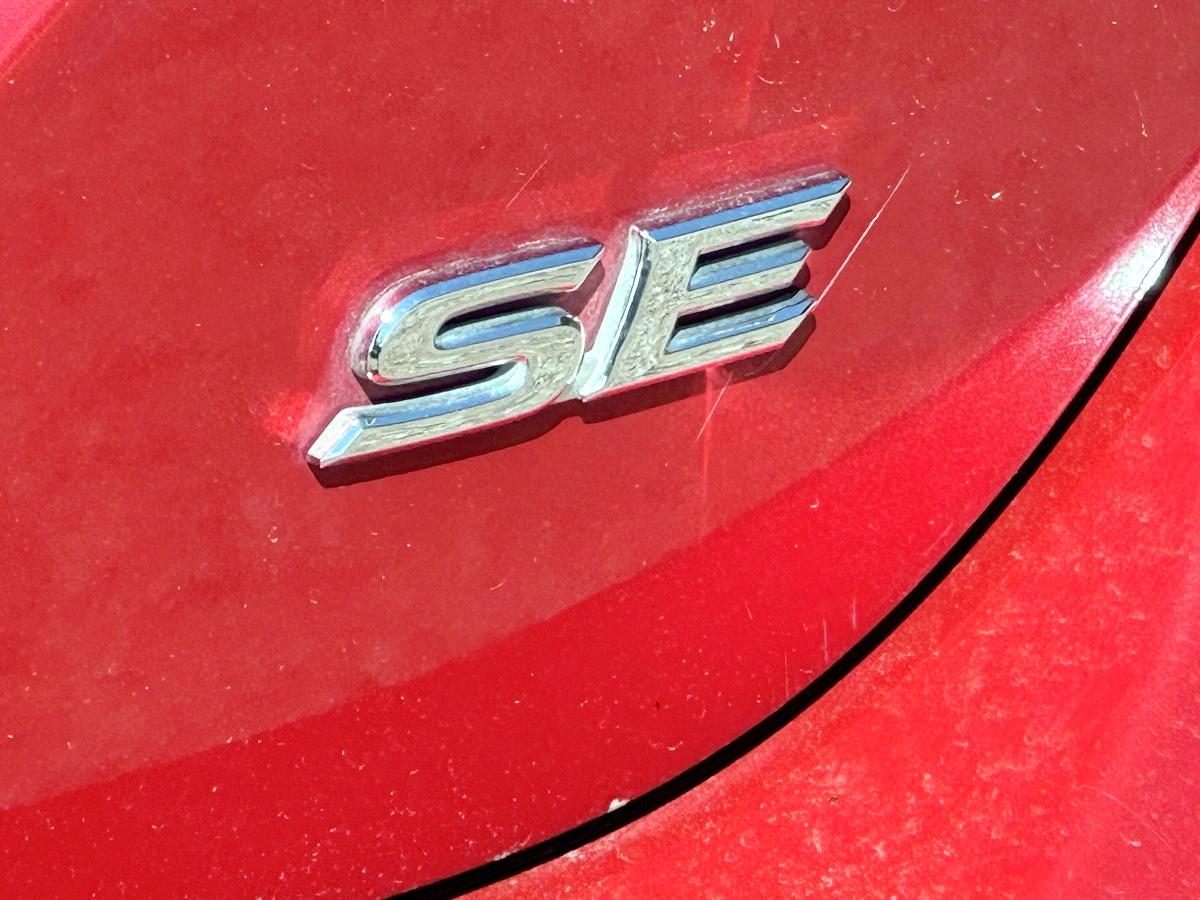 Toyota Camry SE Auto (Natl) 2021