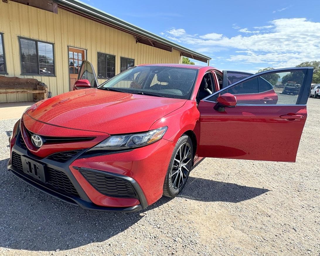 Toyota Camry SE Auto (Natl) 2021