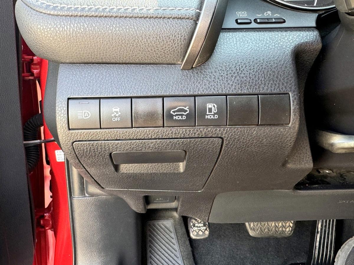Toyota Camry SE Auto (Natl) 2021