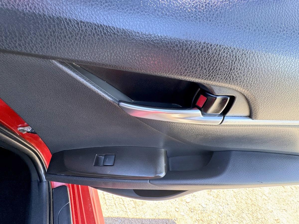 Toyota Camry SE Auto (Natl) 2021