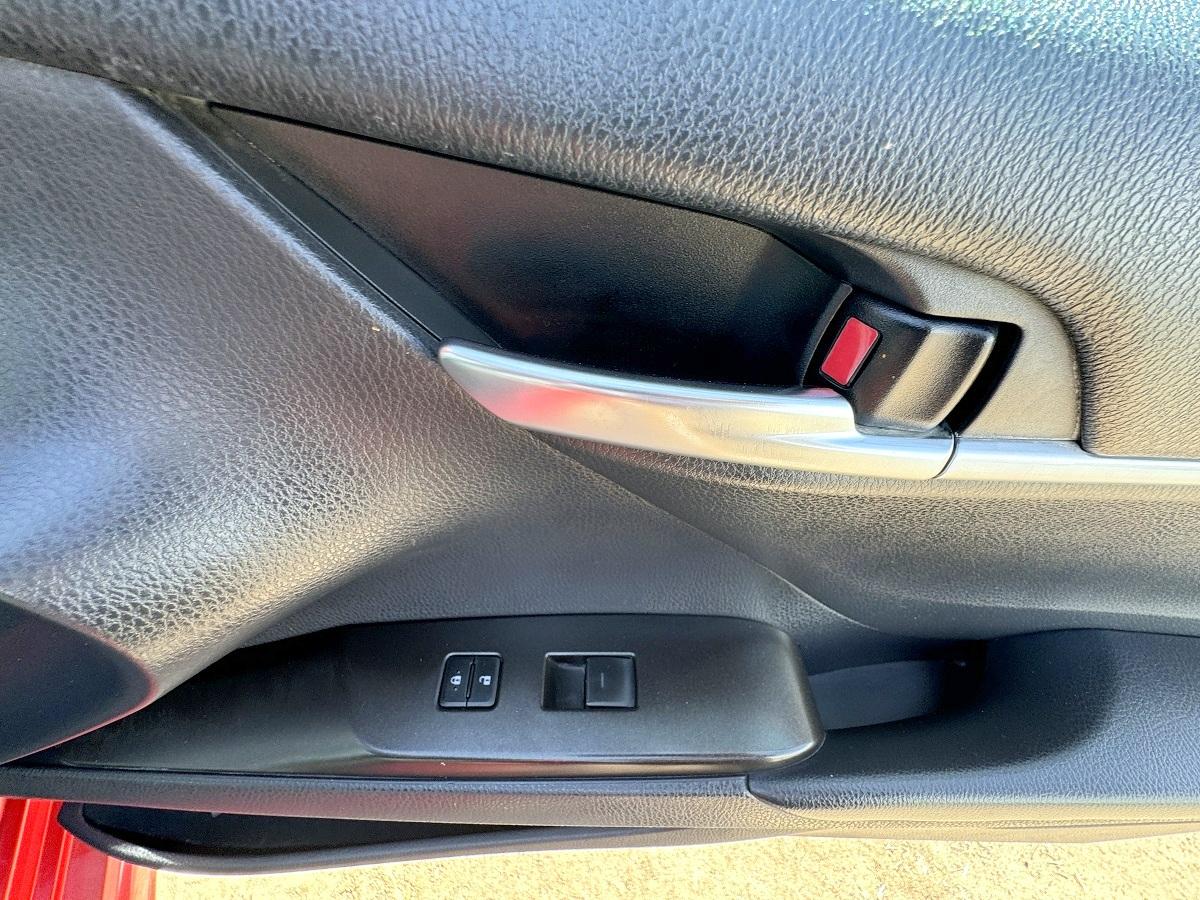 Toyota Camry SE Auto (Natl) 2021