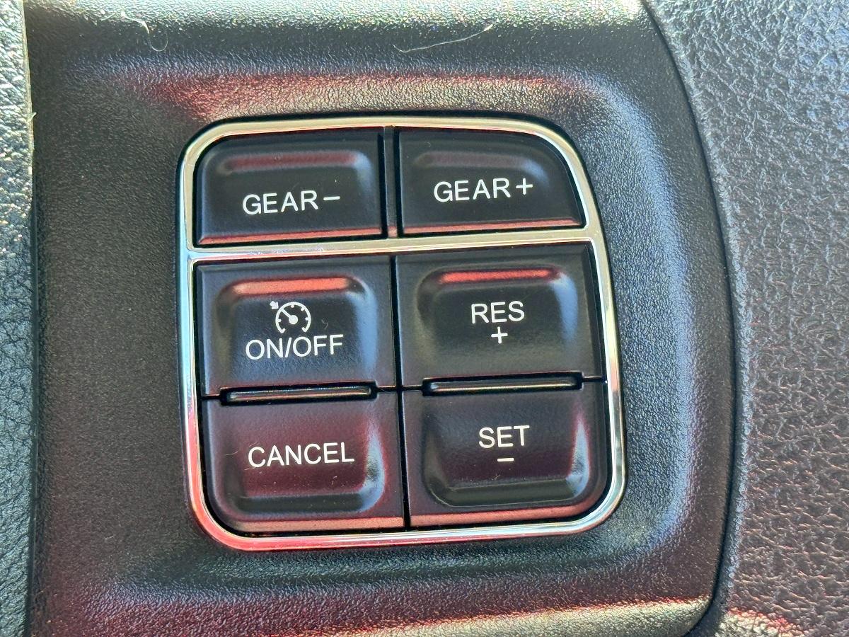 RAM 1500 Tradesman 4x4 Crew Cab 5'7" Box 2018