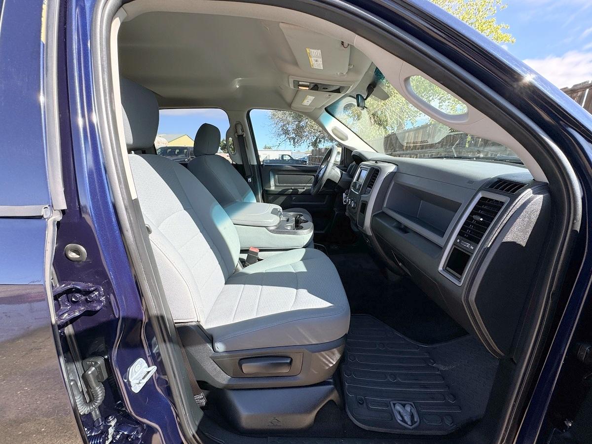 RAM 1500 Tradesman 4x4 Crew Cab 5'7" Box 2018