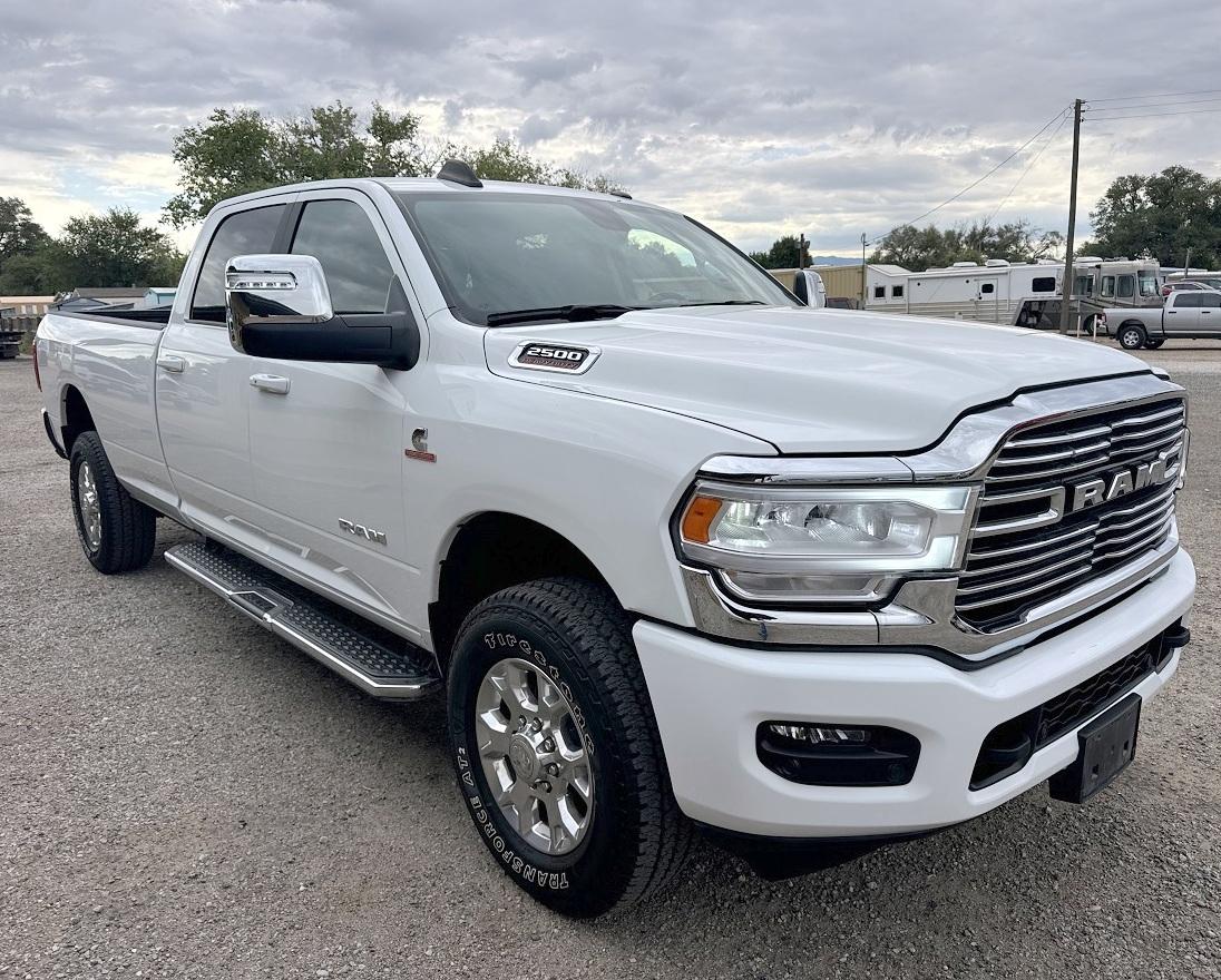 RAM 2500 Laramie 4x4 Crew Cab 8' Box 2024
