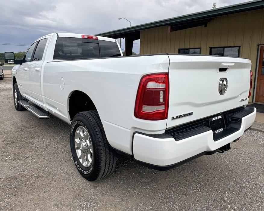 RAM 2500 Laramie 4x4 Crew Cab 8' Box 2024