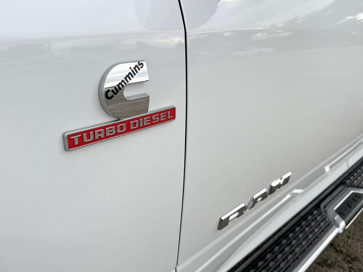 RAM 2500 Laramie 4x4 Crew Cab 8' Box 2024