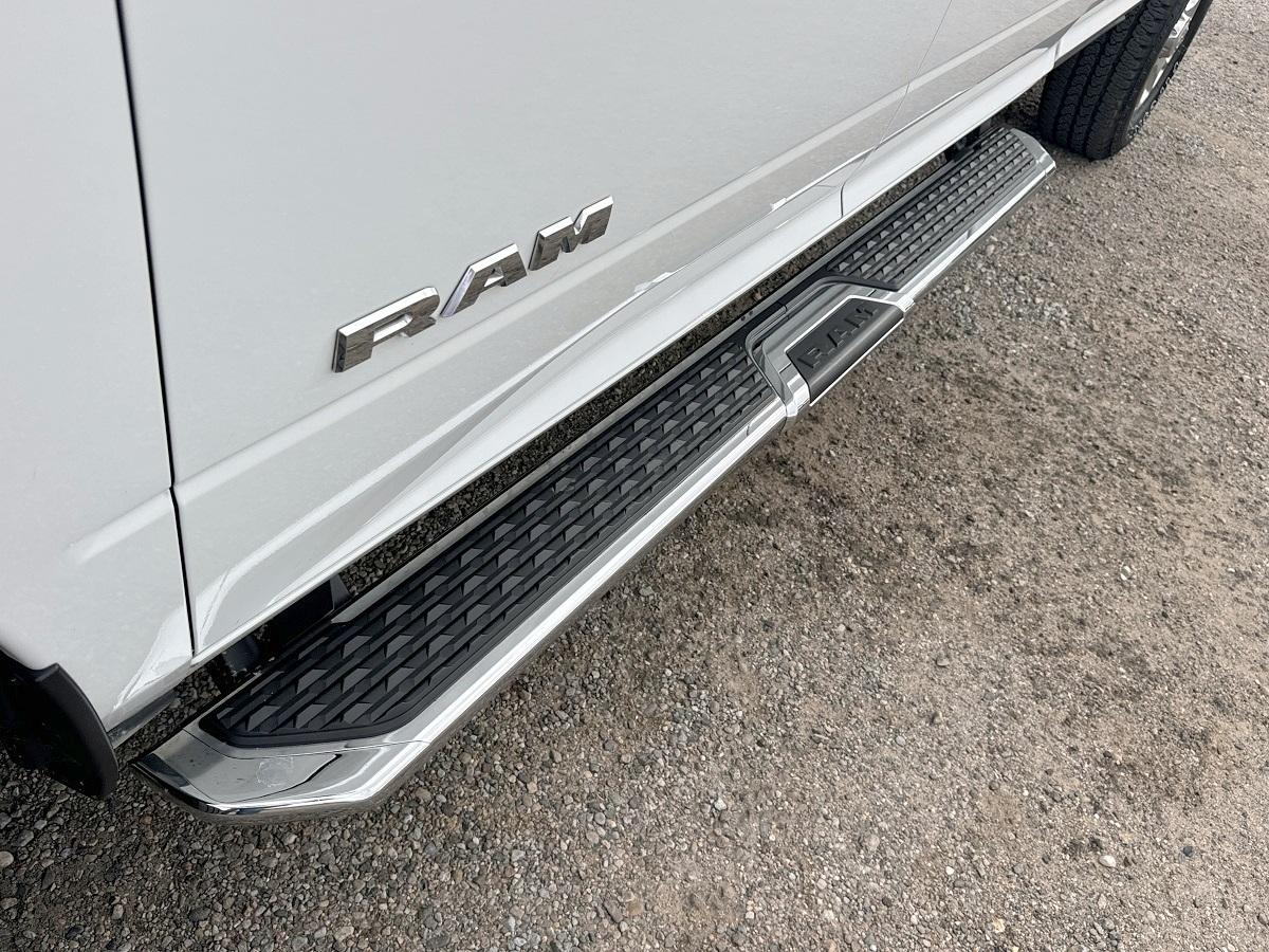 RAM 2500 Laramie 4x4 Crew Cab 8' Box 2024
