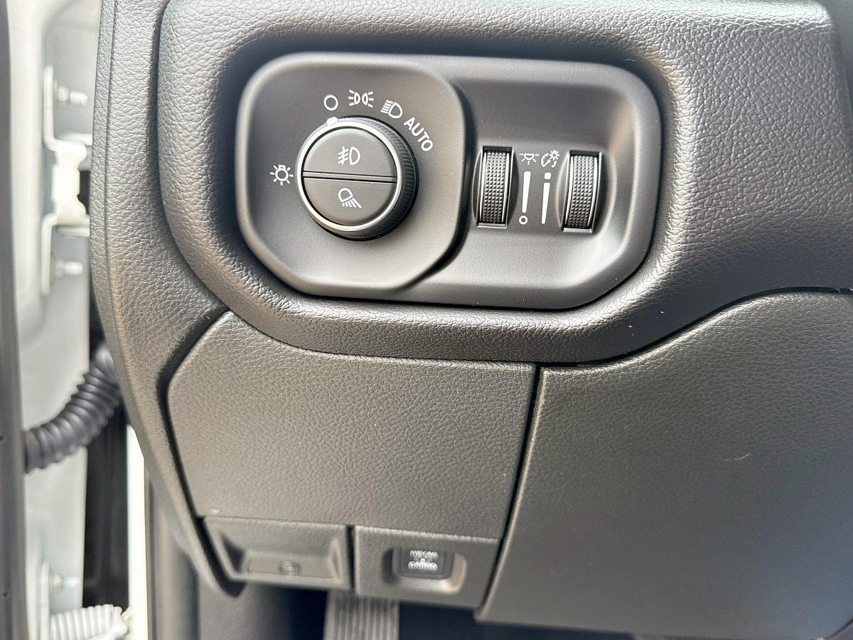RAM 2500 Laramie 4x4 Crew Cab 8' Box 2024