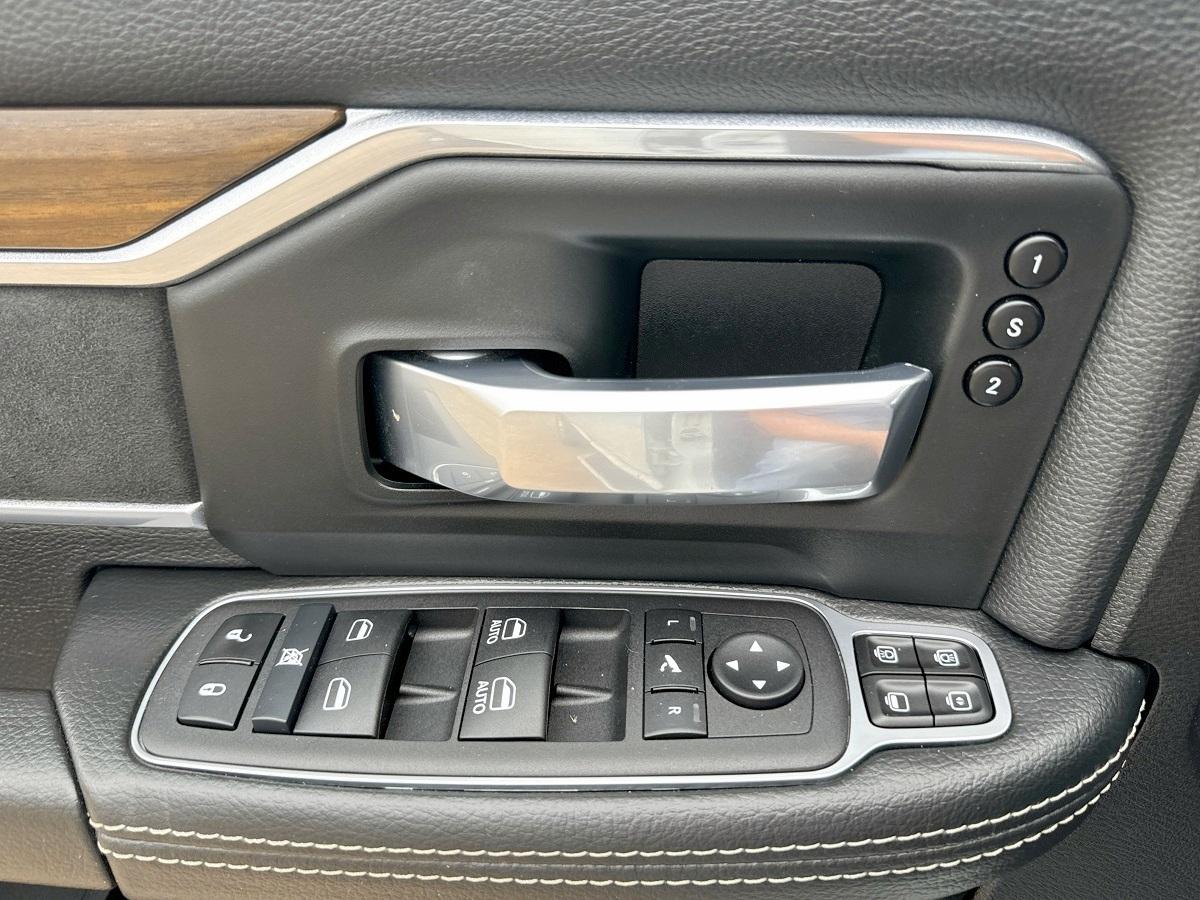 RAM 2500 Laramie 4x4 Crew Cab 8' Box 2024