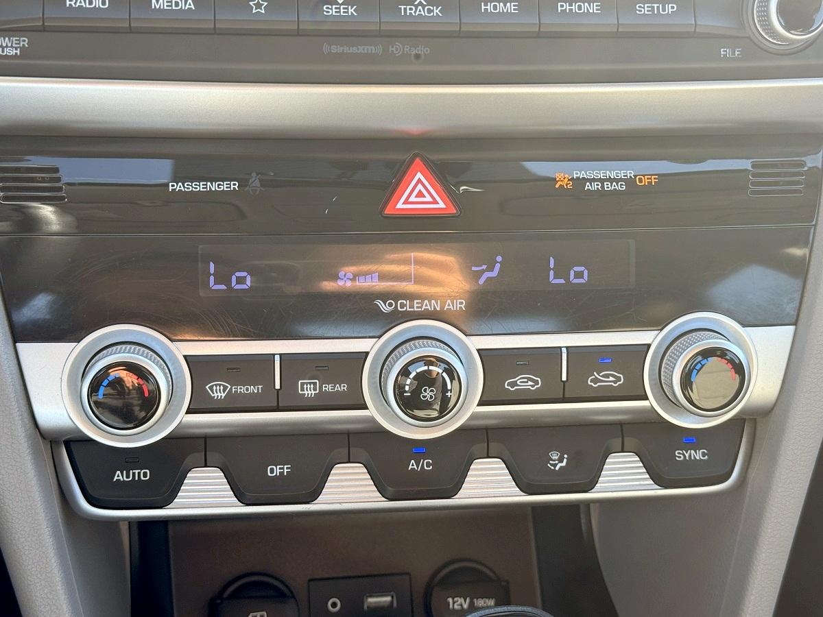Hyundai Elantra Limited 4D Sedan 2020