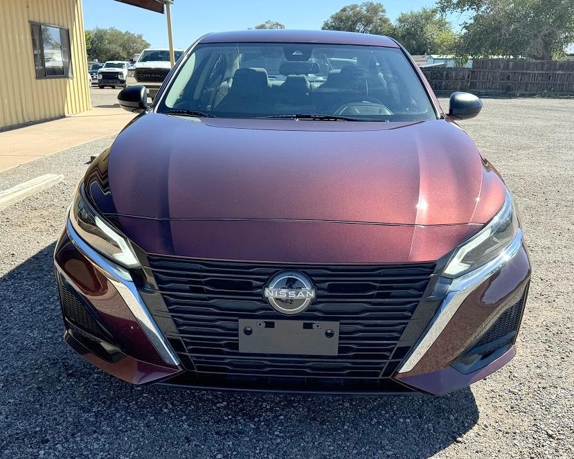 Nissan Altima  2024