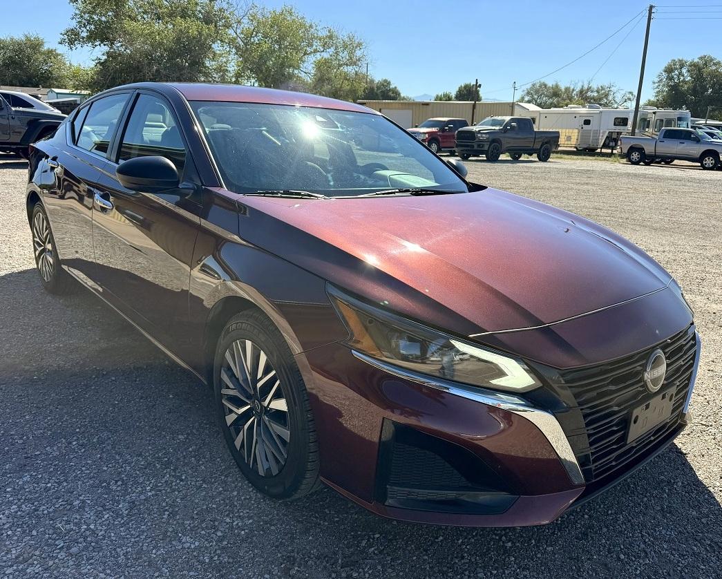 Nissan Altima  2024