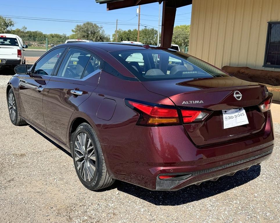 Nissan Altima  2024