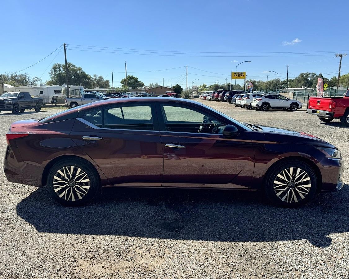 Nissan Altima  2024