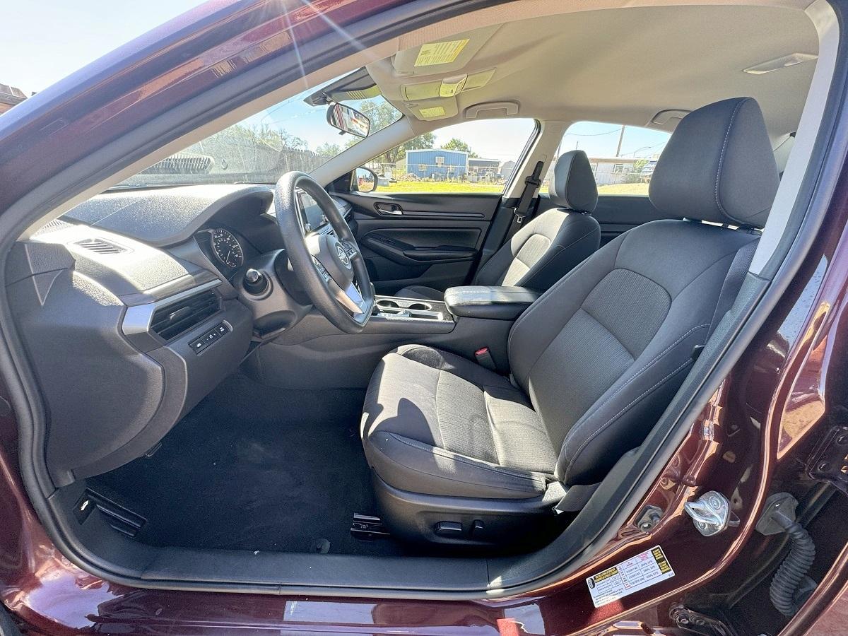 Nissan Altima  2024