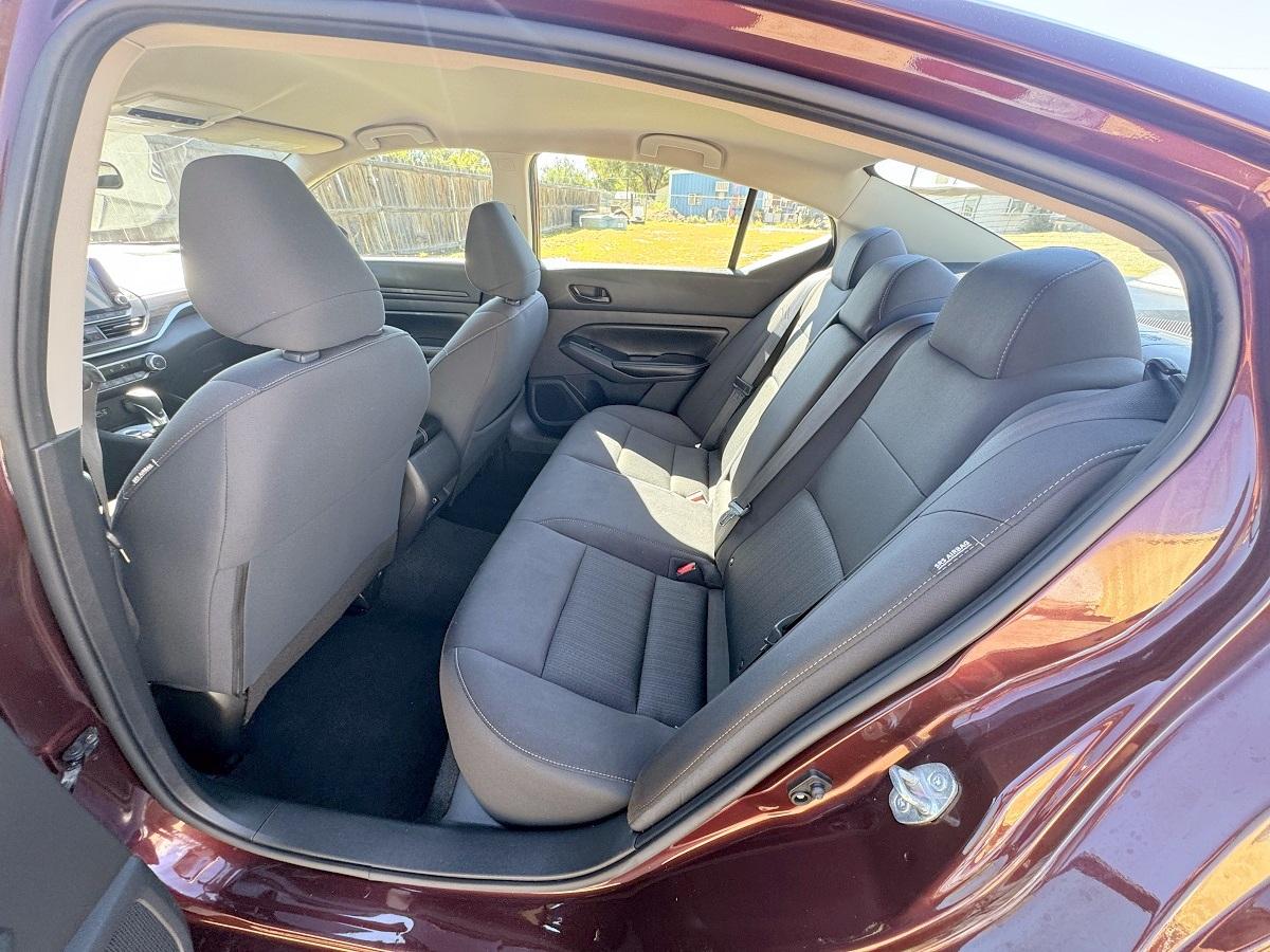 Nissan Altima  2024