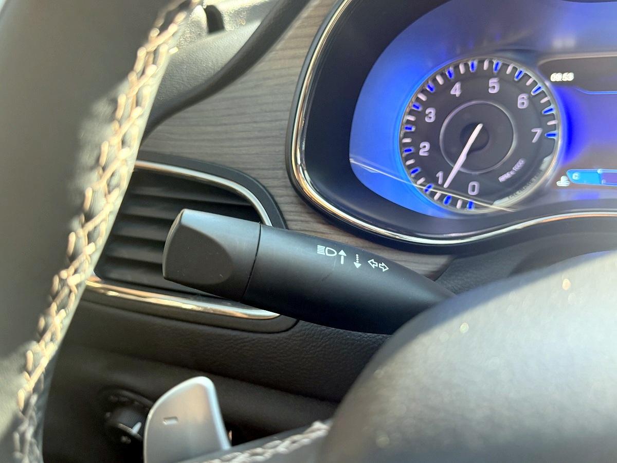 Chrysler 200  2015