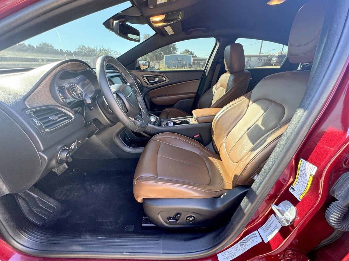 Chrysler 200  2015