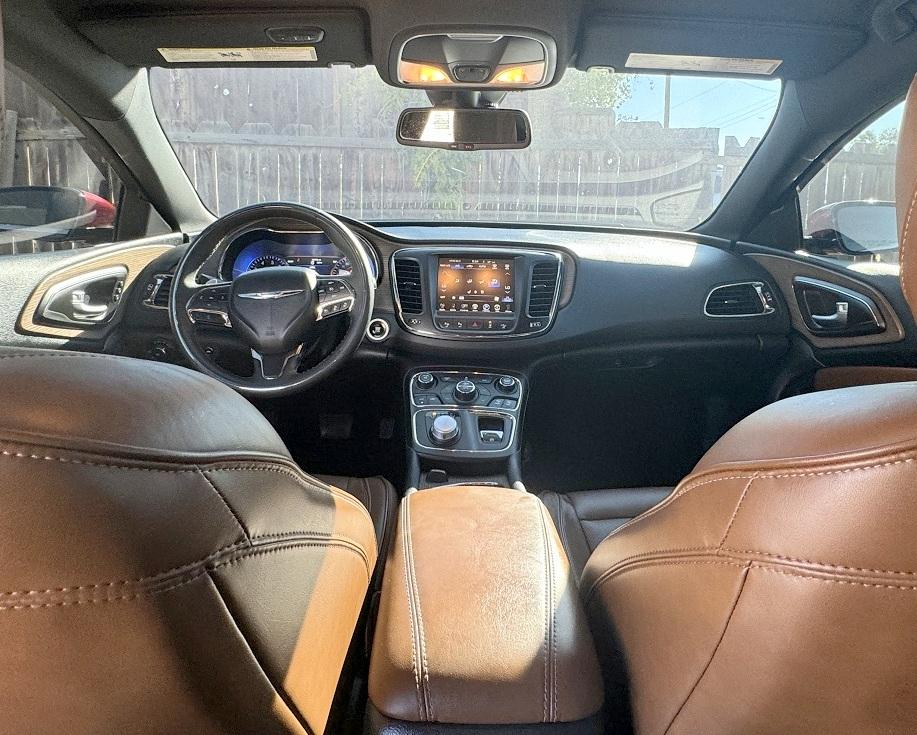 Chrysler 200  2015