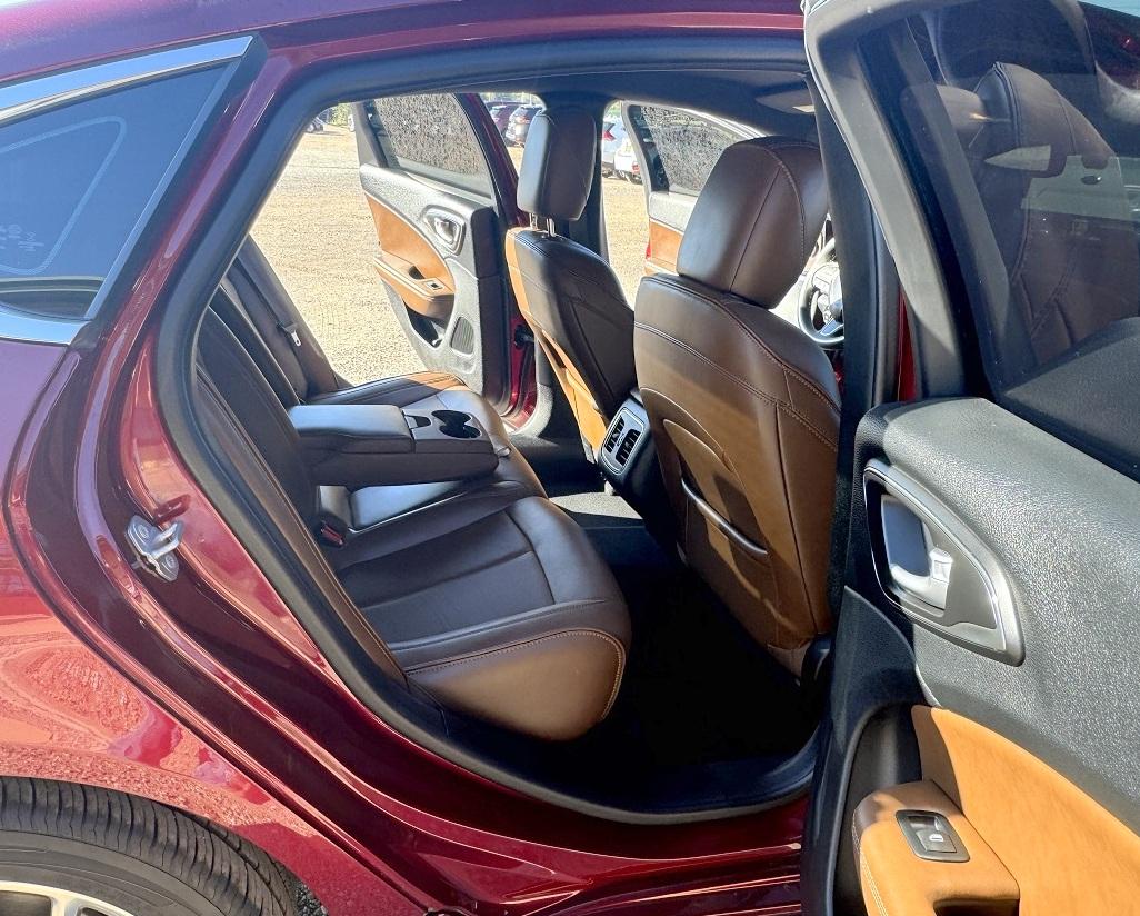 Chrysler 200  2015