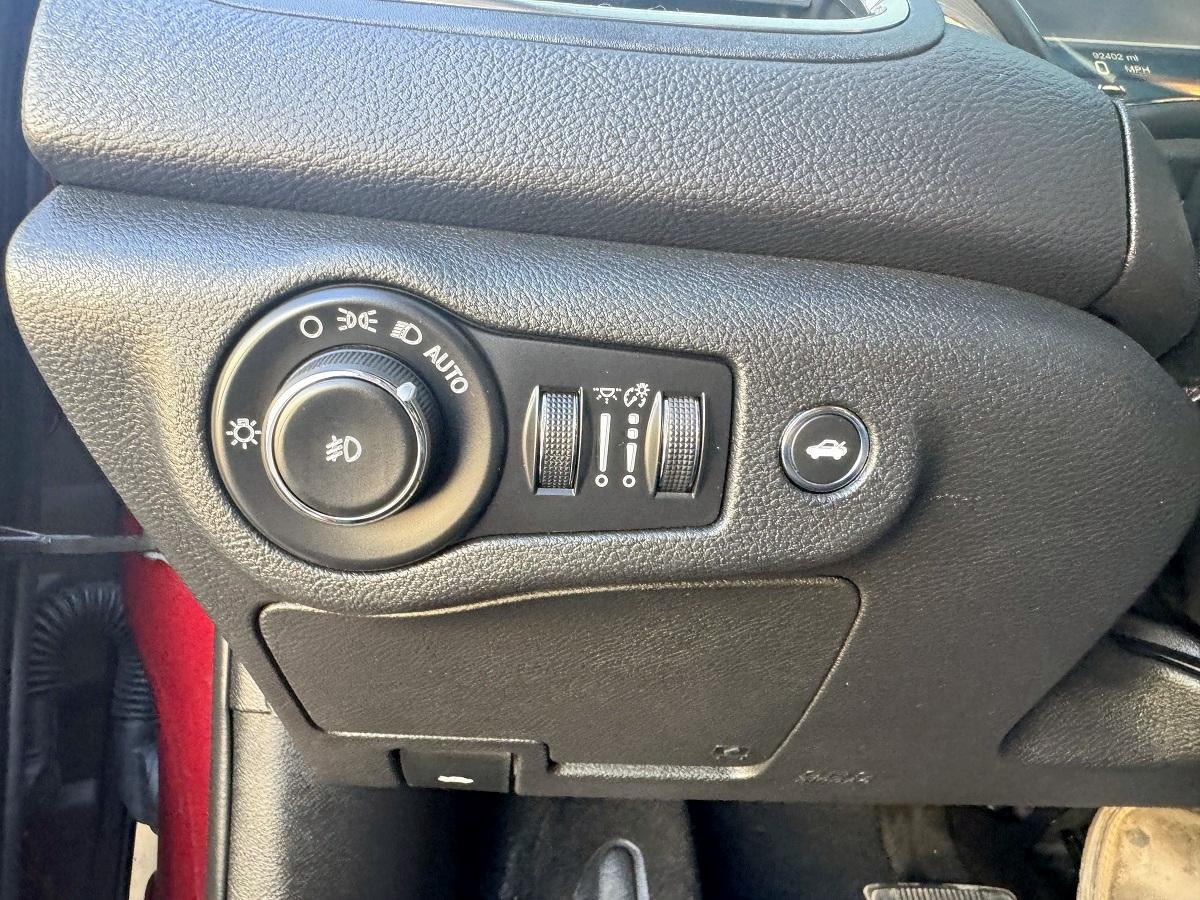 Chrysler 200  2015