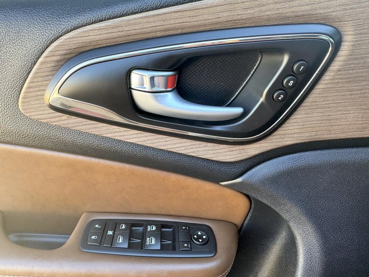 Chrysler 200  2015