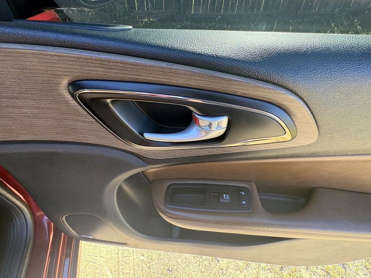 Chrysler 200  2015