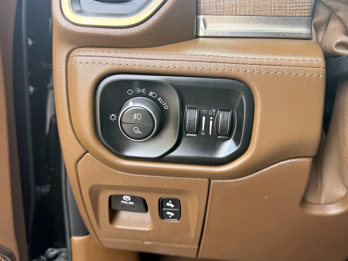 RAM 1500 Longhorn 4x4 Crew Cab 5'7" Box 2019