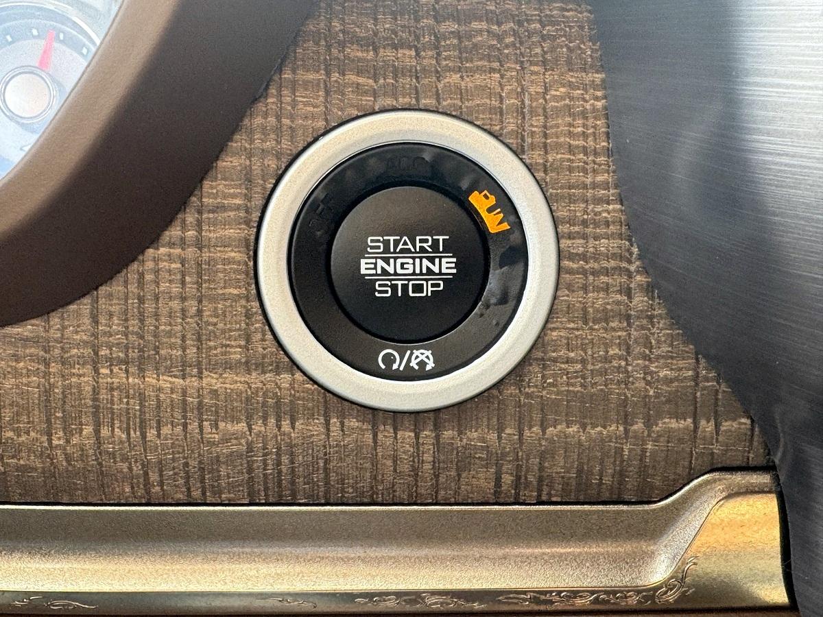 RAM 1500 Longhorn 4x4 Crew Cab 5'7" Box 2019