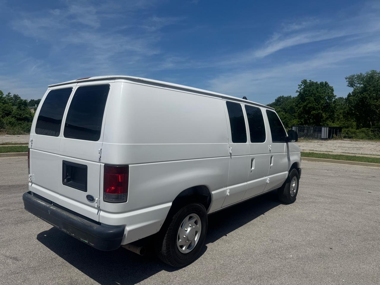 Ford Econoline  2010
